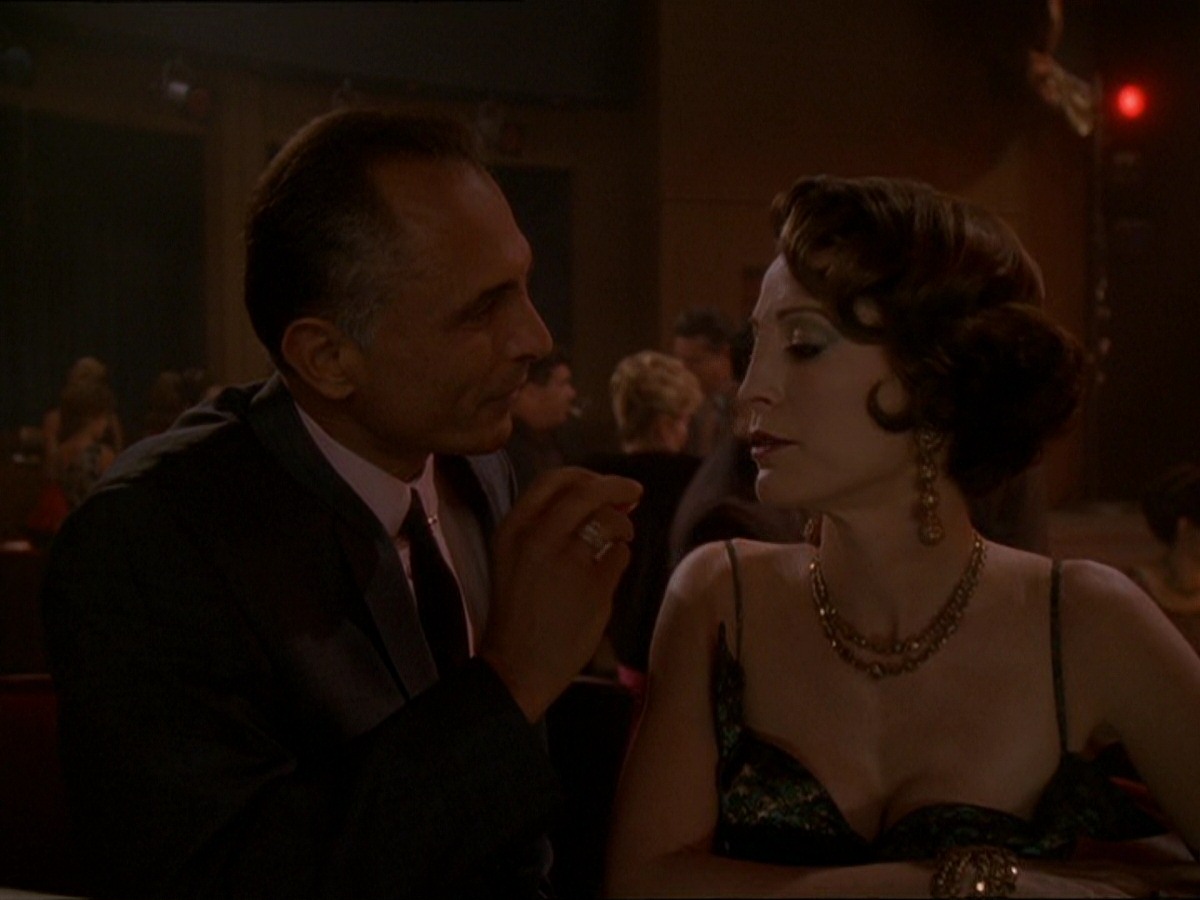 extant_StarTrek_DS9_7x15-Badda-BingBadda-Bang_2545.jpg
