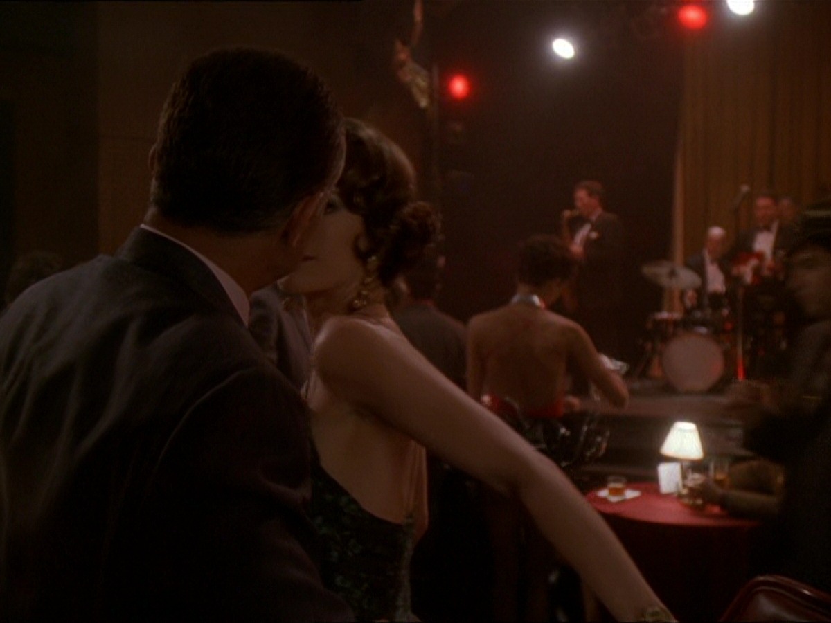 extant_StarTrek_DS9_7x15-Badda-BingBadda-Bang_2563.jpg