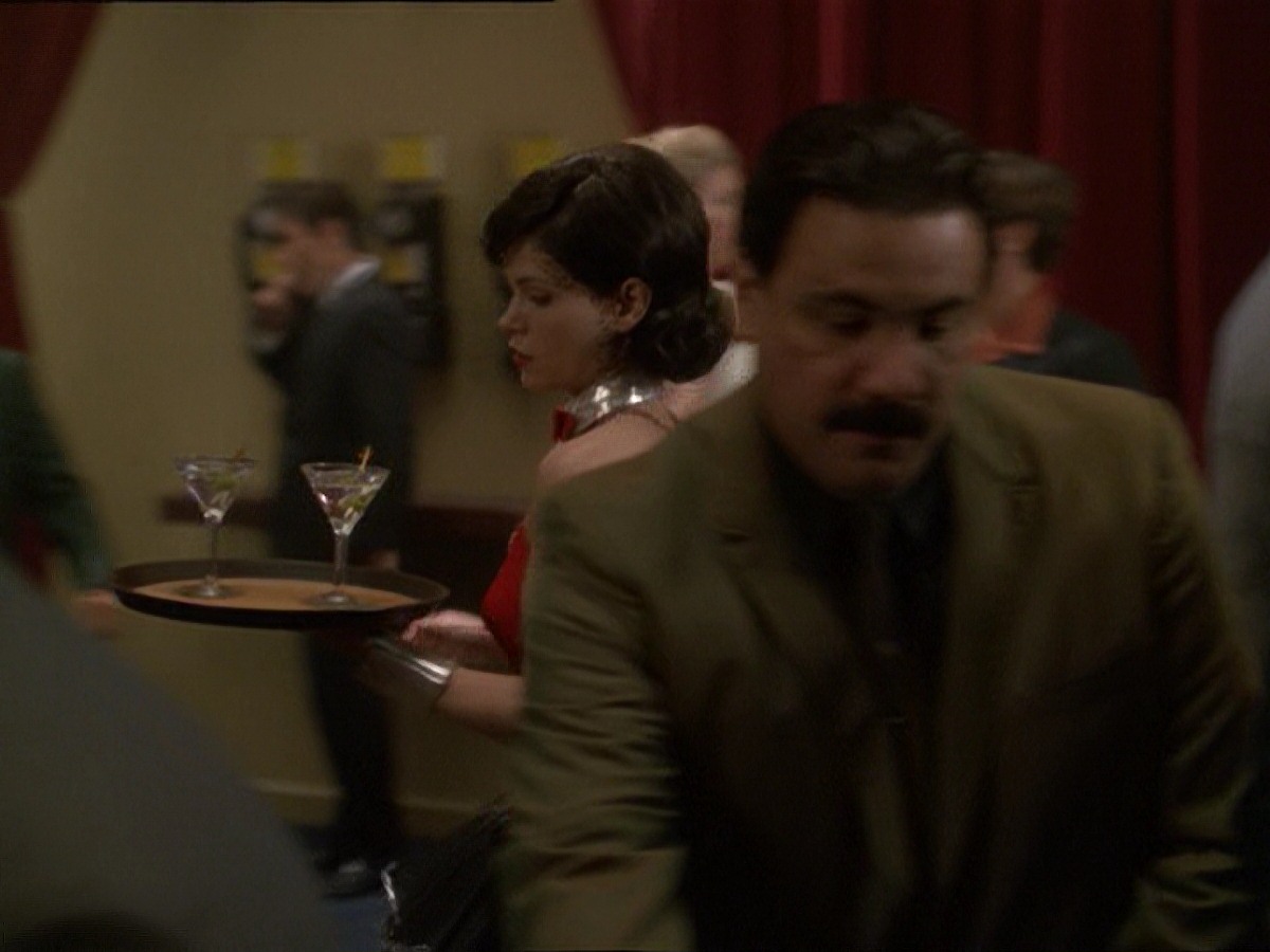 extant_StarTrek_DS9_7x15-Badda-BingBadda-Bang_2591.jpg