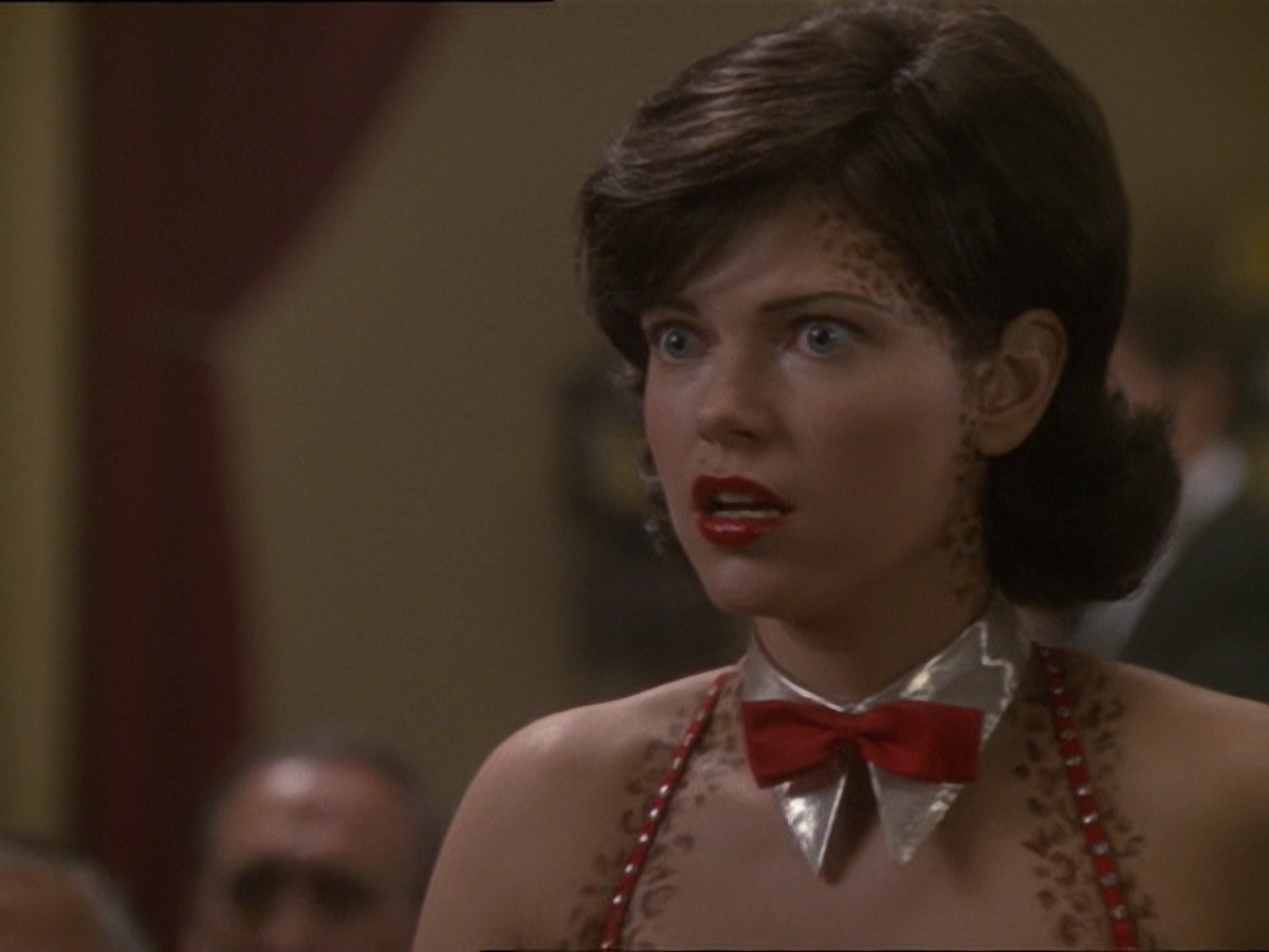 extant_StarTrek_DS9_7x15-Badda-BingBadda-Bang_2601.jpg