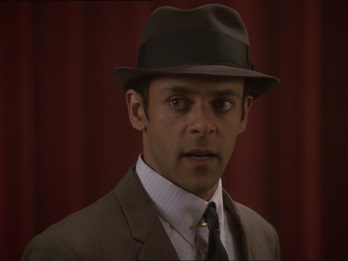 extant_StarTrek_DS9_7x15-Badda-BingBadda-Bang_2607.jpg