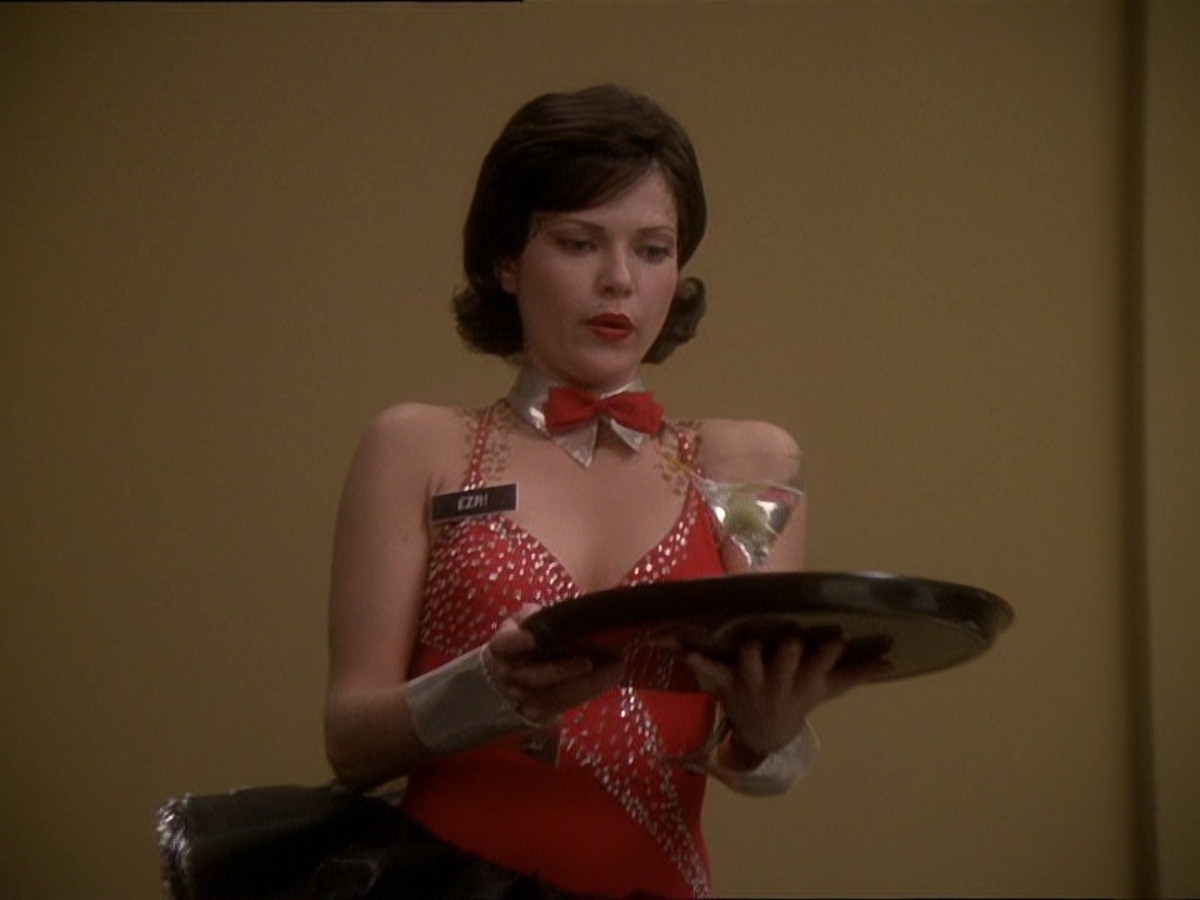 extant_StarTrek_DS9_7x15-Badda-BingBadda-Bang_2654.jpg