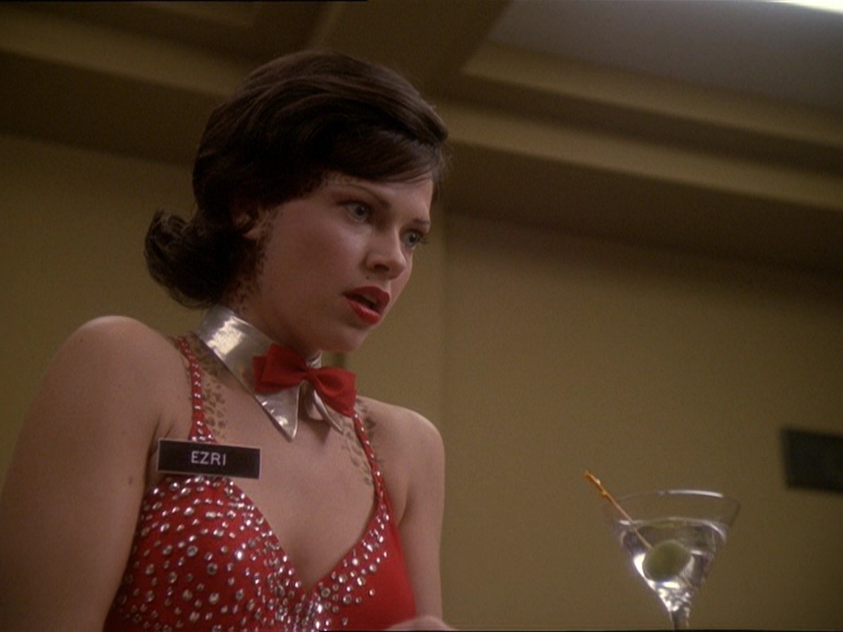 extant_StarTrek_DS9_7x15-Badda-BingBadda-Bang_2662.jpg