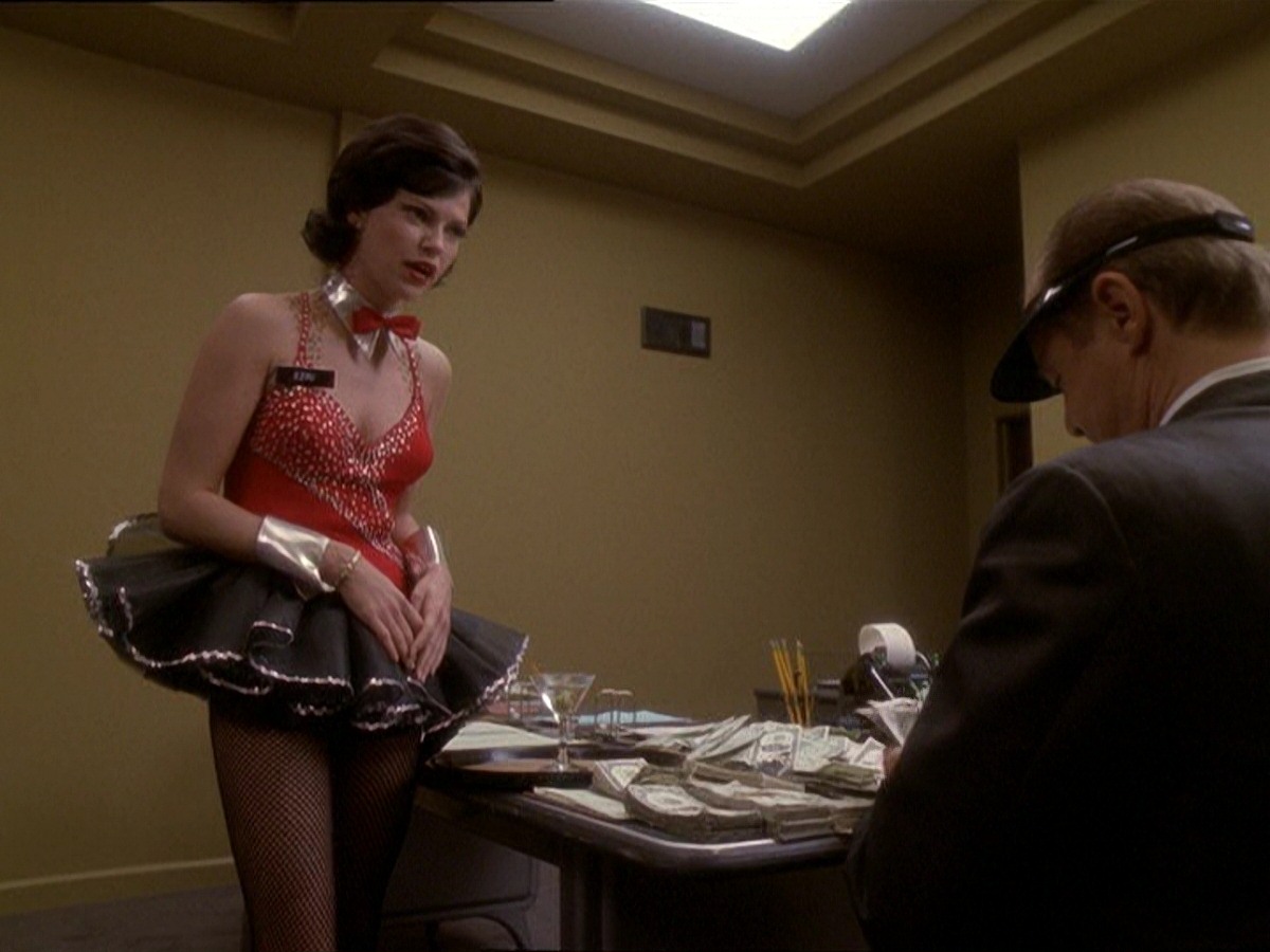 extant_StarTrek_DS9_7x15-Badda-BingBadda-Bang_2685.jpg