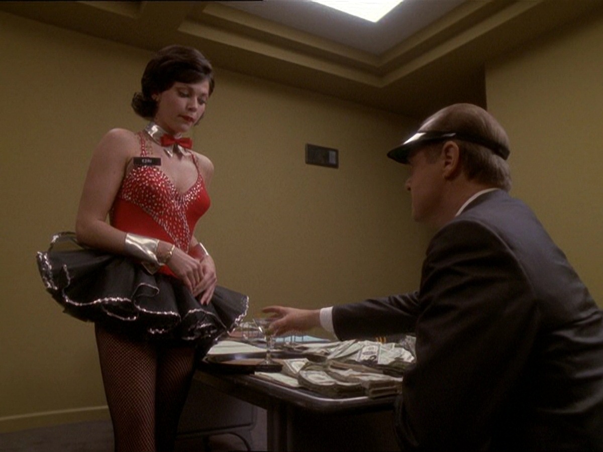 extant_StarTrek_DS9_7x15-Badda-BingBadda-Bang_2695.jpg
