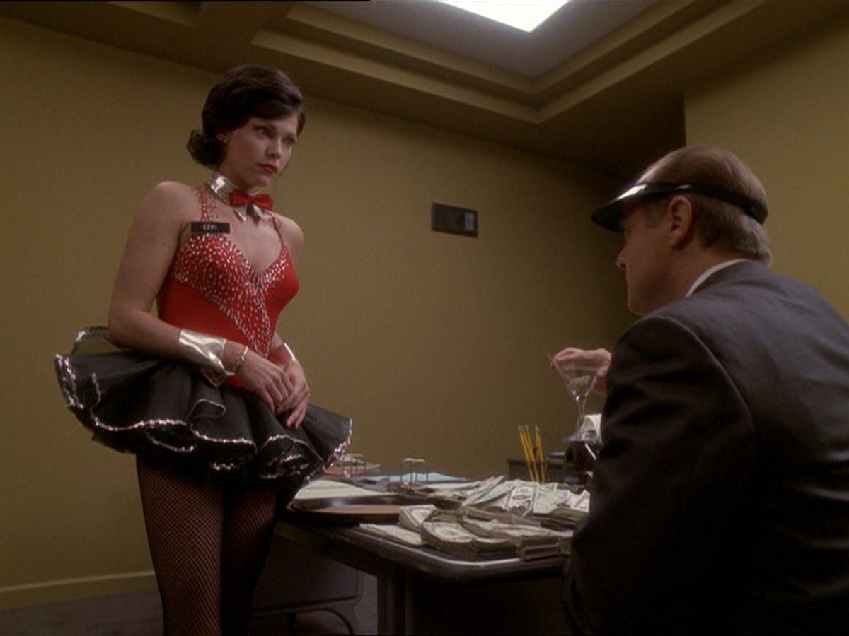 extant_StarTrek_DS9_7x15-Badda-BingBadda-Bang_2697.jpg