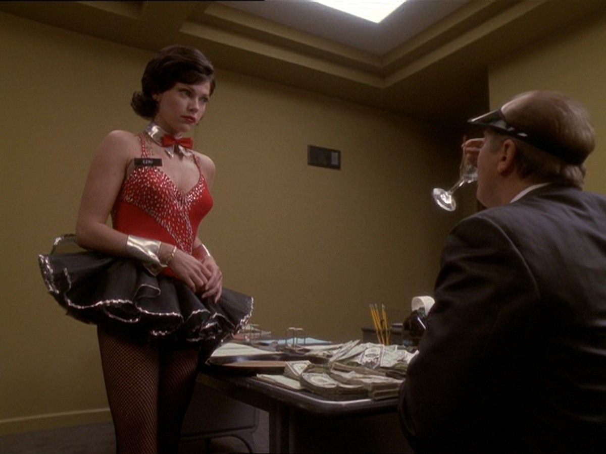 extant_StarTrek_DS9_7x15-Badda-BingBadda-Bang_2699.jpg