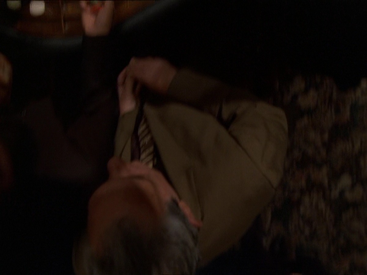 extant_StarTrek_DS9_7x15-Badda-BingBadda-Bang_2704.jpg
