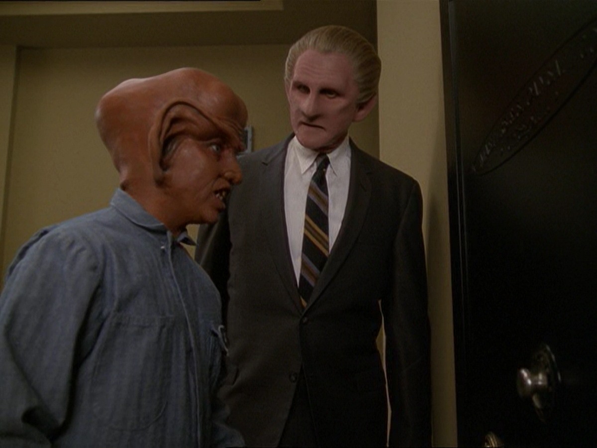 extant_StarTrek_DS9_7x15-Badda-BingBadda-Bang_2806.jpg