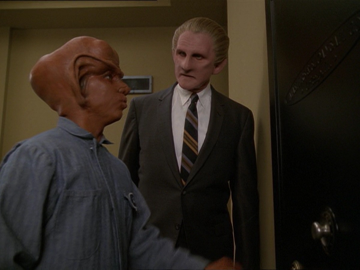 extant_StarTrek_DS9_7x15-Badda-BingBadda-Bang_2807.jpg