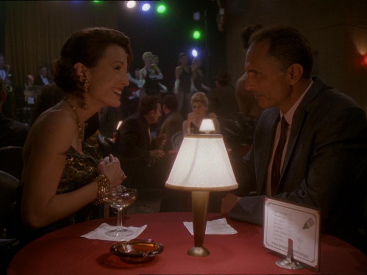 extant_StarTrek_DS9_7x15-Badda-BingBadda-Bang_2938.jpg