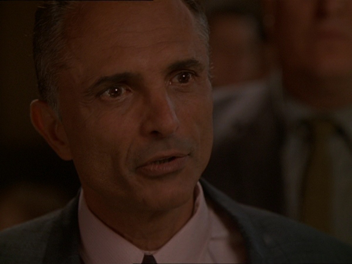 extant_StarTrek_DS9_7x15-Badda-BingBadda-Bang_2973.jpg