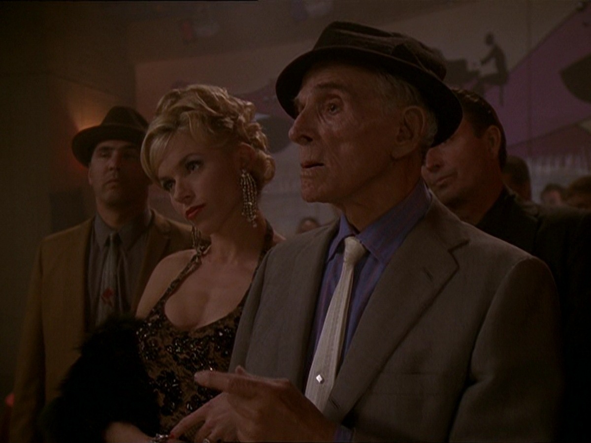 extant_StarTrek_DS9_7x15-Badda-BingBadda-Bang_3011.jpg