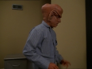 extant_StarTrek_DS9_7x15-Badda-BingBadda-Bang_2783.jpg