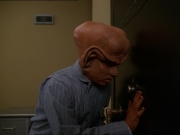 extant_StarTrek_DS9_7x15-Badda-BingBadda-Bang_2792.jpg