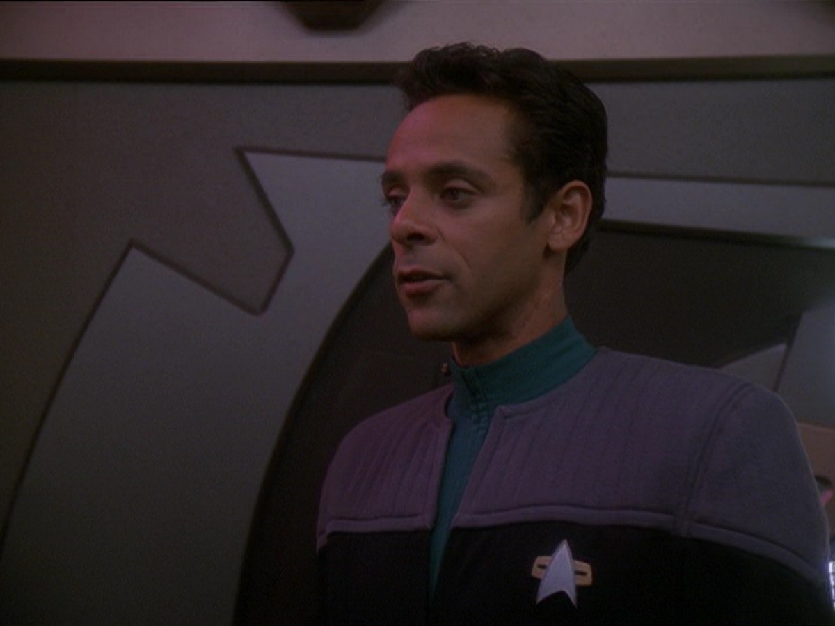 extant_StarTrek_DS9_7x16-InterArmaEnimSilentLeges_0194.jpg