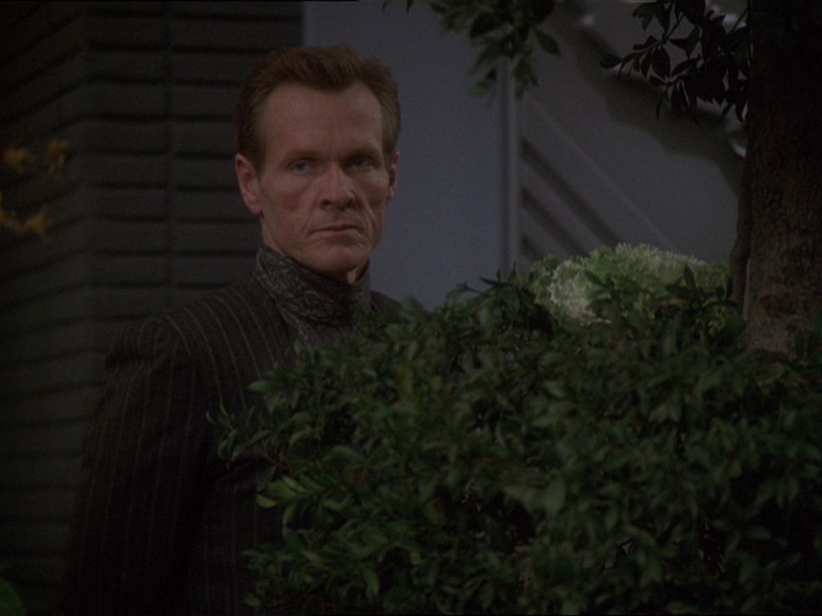 extant_StarTrek_DS9_7x16-InterArmaEnimSilentLeges_2462.jpg