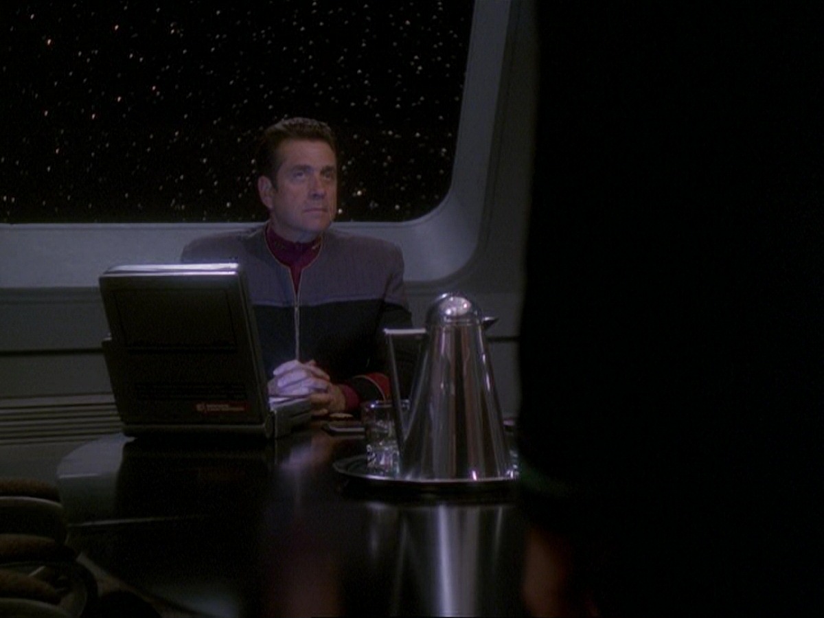 extant_StarTrek_DS9_7x16-InterArmaEnimSilentLeges_3237.jpg