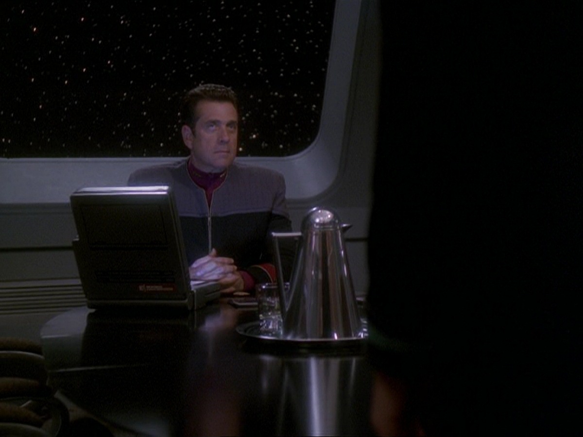 extant_StarTrek_DS9_7x16-InterArmaEnimSilentLeges_3238.jpg