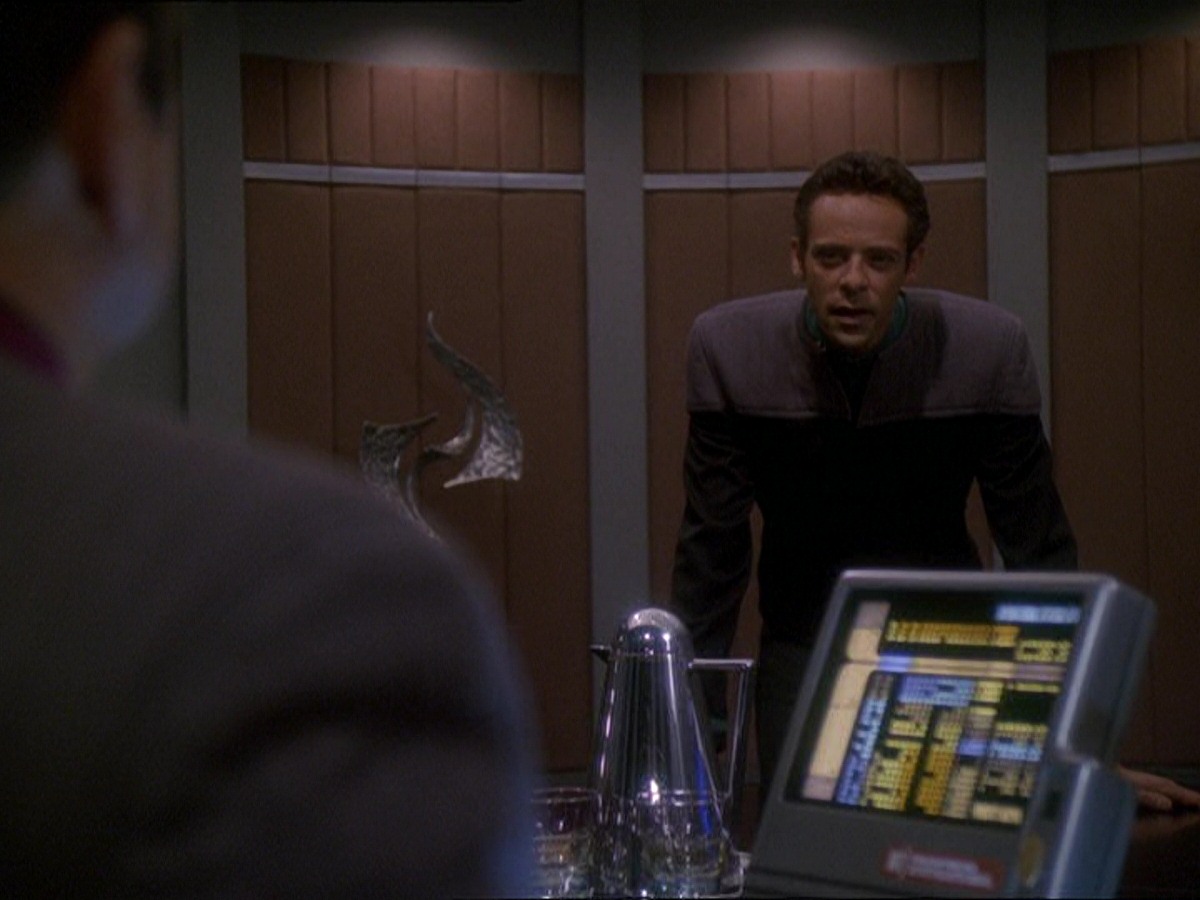 extant_StarTrek_DS9_7x16-InterArmaEnimSilentLeges_3254.jpg