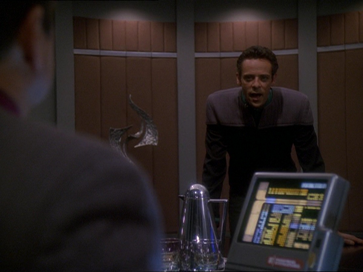 extant_StarTrek_DS9_7x16-InterArmaEnimSilentLeges_3255.jpg