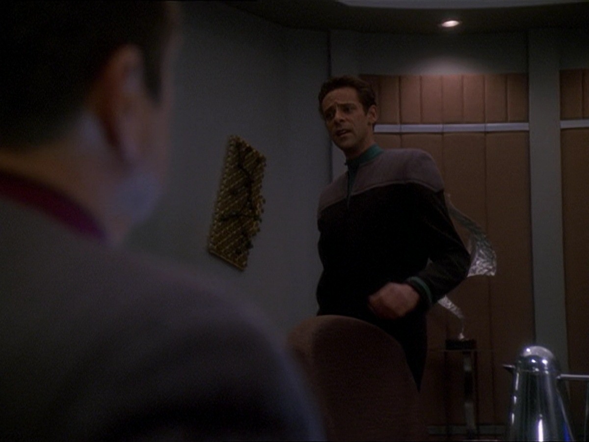 extant_StarTrek_DS9_7x16-InterArmaEnimSilentLeges_3298.jpg