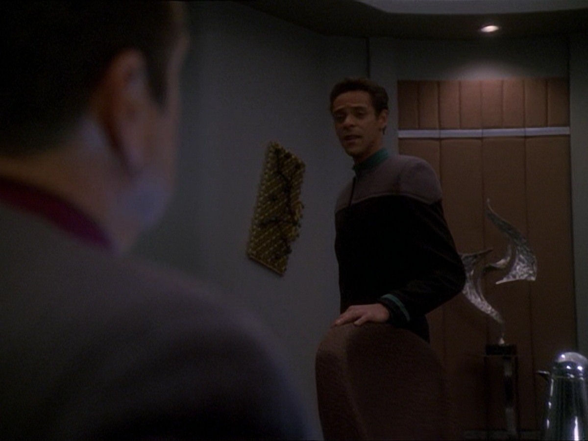 extant_StarTrek_DS9_7x16-InterArmaEnimSilentLeges_3299.jpg