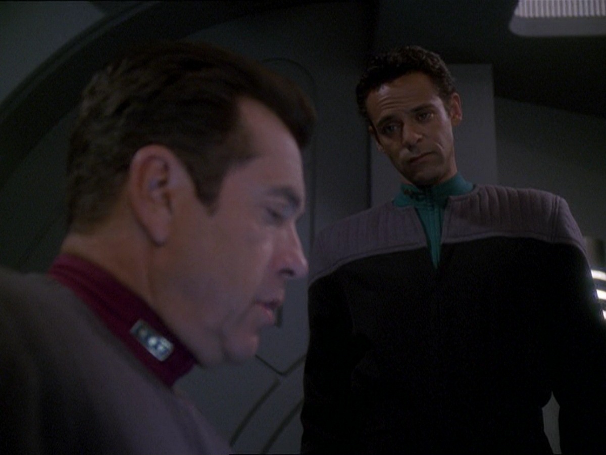 extant_StarTrek_DS9_7x16-InterArmaEnimSilentLeges_3324.jpg
