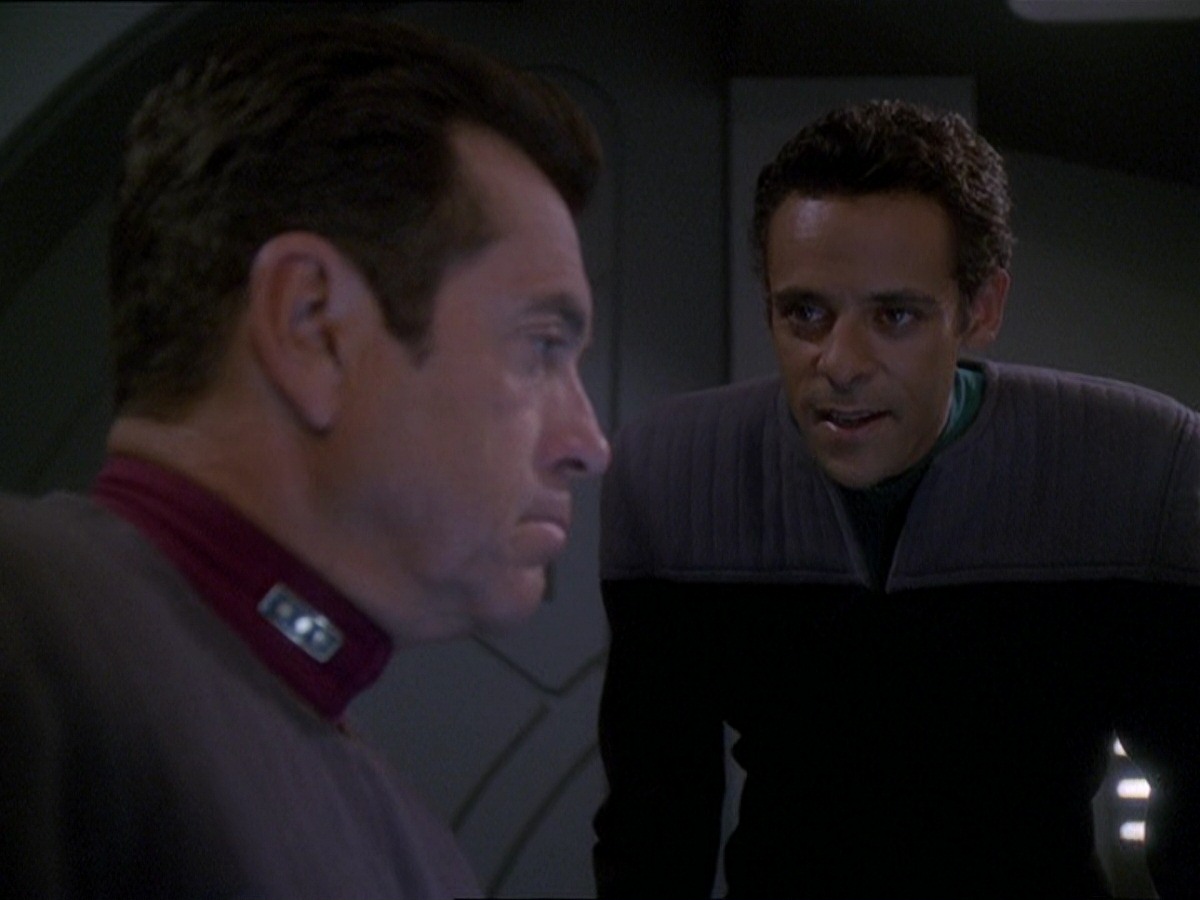 extant_StarTrek_DS9_7x16-InterArmaEnimSilentLeges_3329.jpg