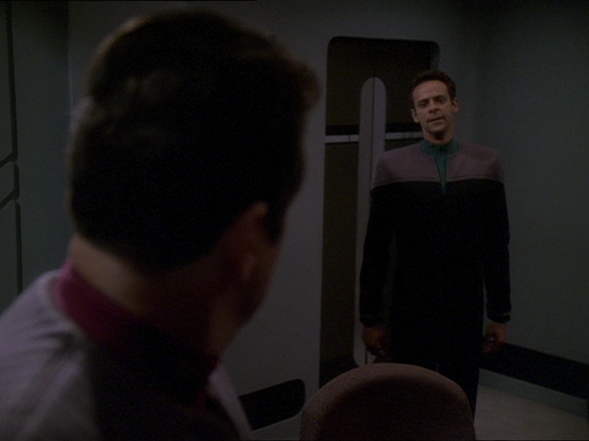 extant_StarTrek_DS9_7x16-InterArmaEnimSilentLeges_3535.jpg