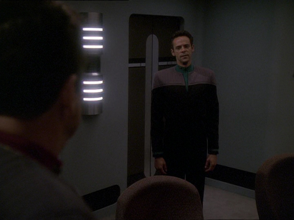 extant_StarTrek_DS9_7x16-InterArmaEnimSilentLeges_3549.jpg