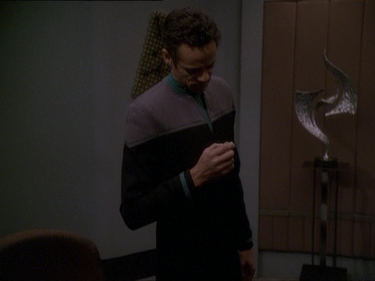 extant_StarTrek_DS9_7x16-InterArmaEnimSilentLeges_3558.jpg