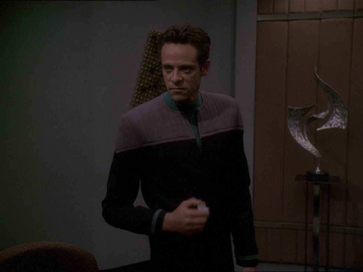 extant_StarTrek_DS9_7x16-InterArmaEnimSilentLeges_3561.jpg