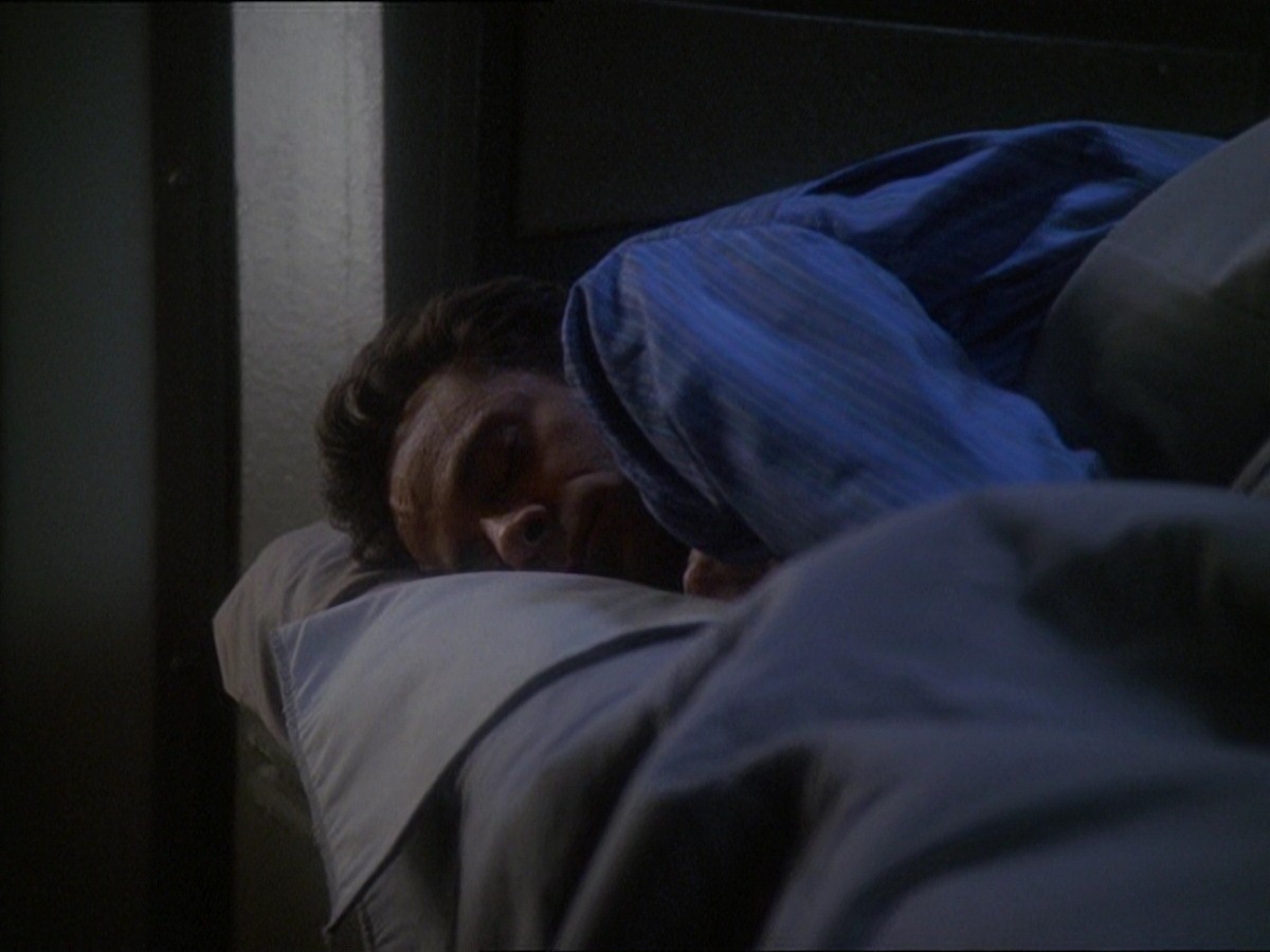 extant_StarTrek_DS9_7x16-InterArmaEnimSilentLeges_3571.jpg