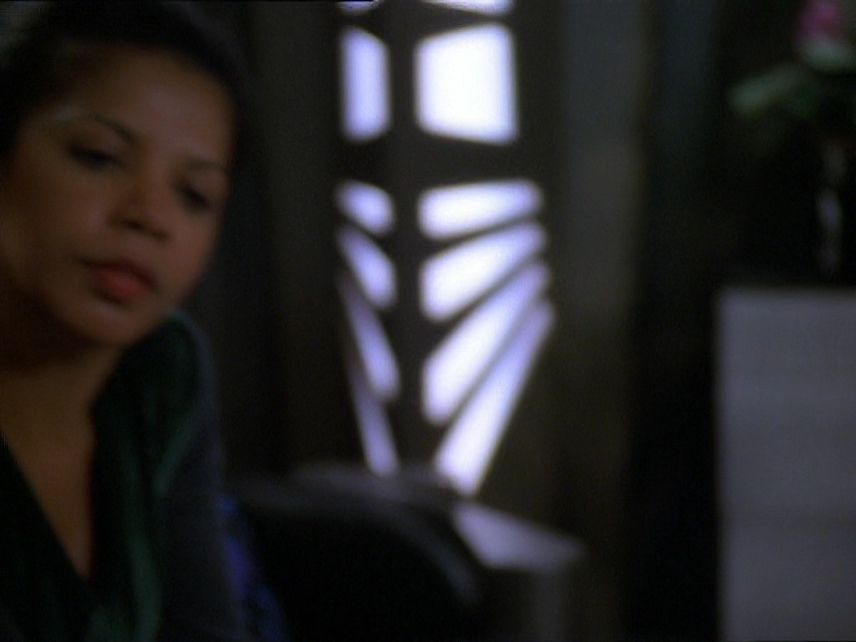 extant_StarTrek_DS9_7x17-Penumbra_0014.jpg
