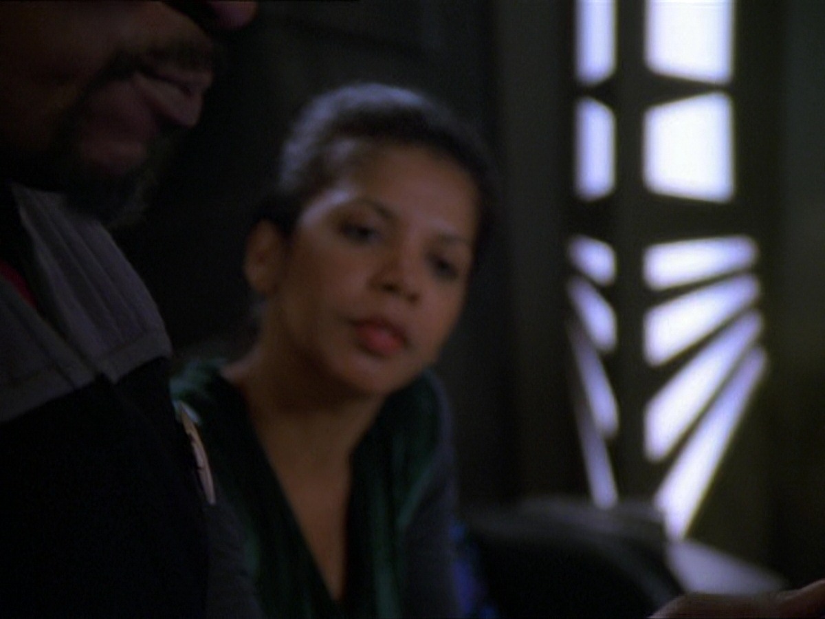 extant_StarTrek_DS9_7x17-Penumbra_0015.jpg