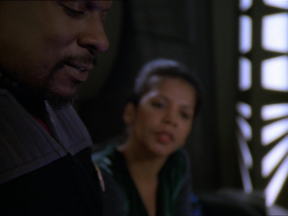extant_StarTrek_DS9_7x17-Penumbra_0016.jpg