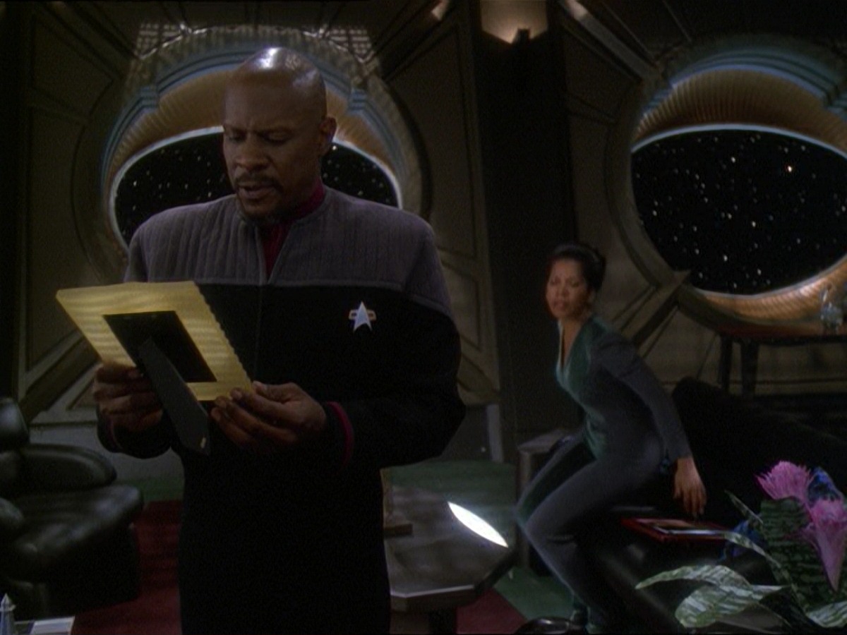 extant_StarTrek_DS9_7x17-Penumbra_0229.jpg