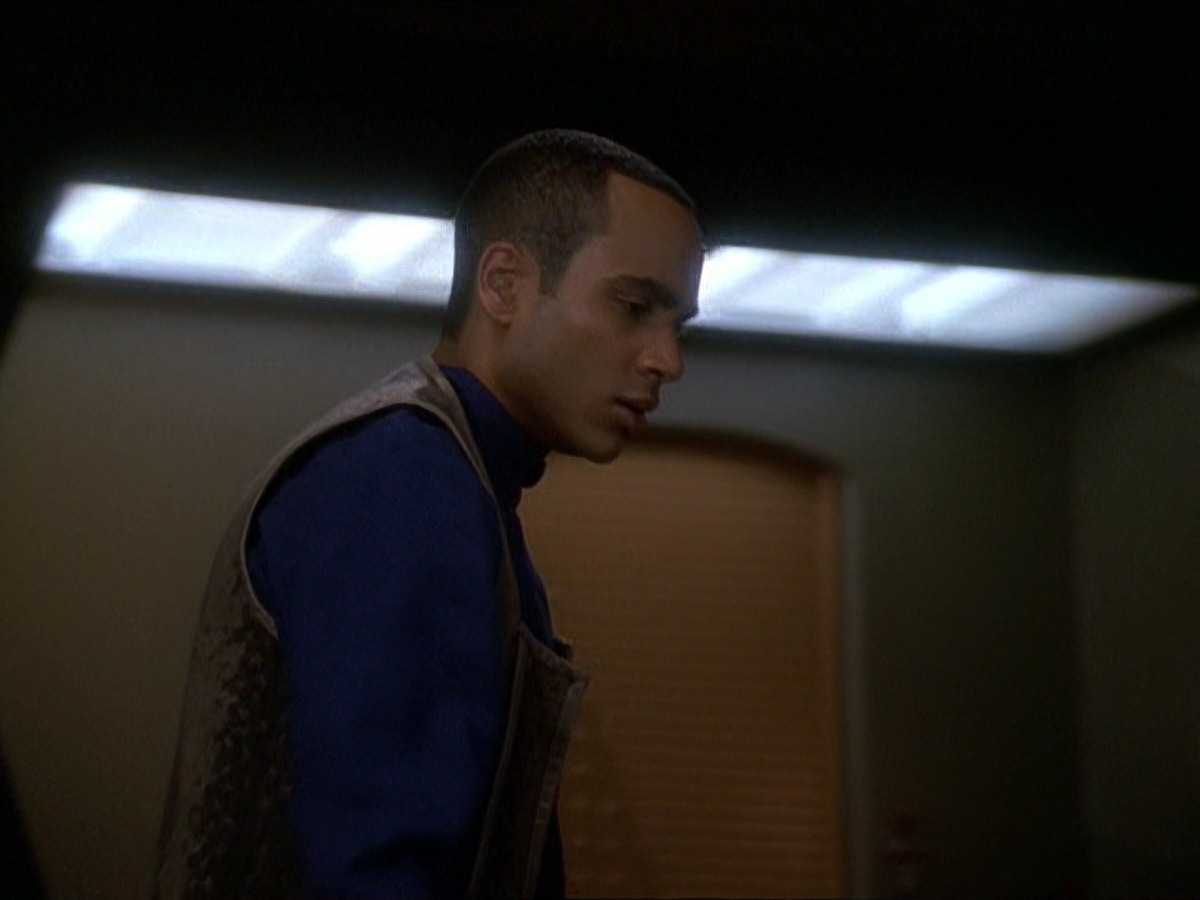 extant_StarTrek_DS9_7x18-TilDeathDoUsPart_0126.jpg