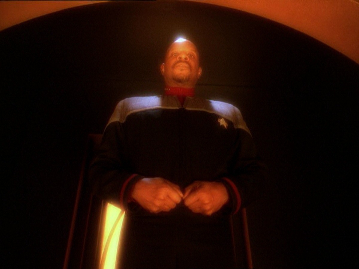 extant_StarTrek_DS9_7x18-TilDeathDoUsPart_0429.jpg