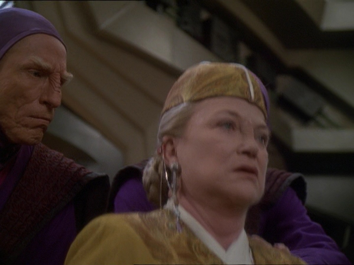 extant_StarTrek_DS9_7x18-TilDeathDoUsPart_0443.jpg