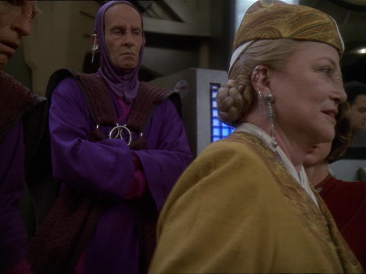 extant_StarTrek_DS9_7x18-TilDeathDoUsPart_0454.jpg