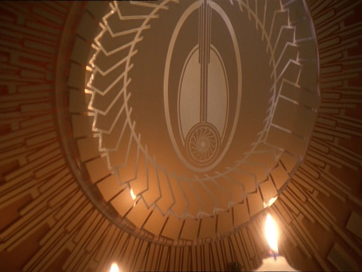 extant_StarTrek_DS9_7x18-TilDeathDoUsPart_1599.jpg
