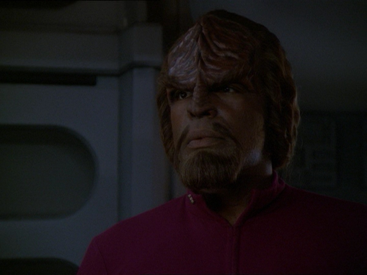 extant_StarTrek_DS9_7x19-StrangeBedfellows_0079.jpg