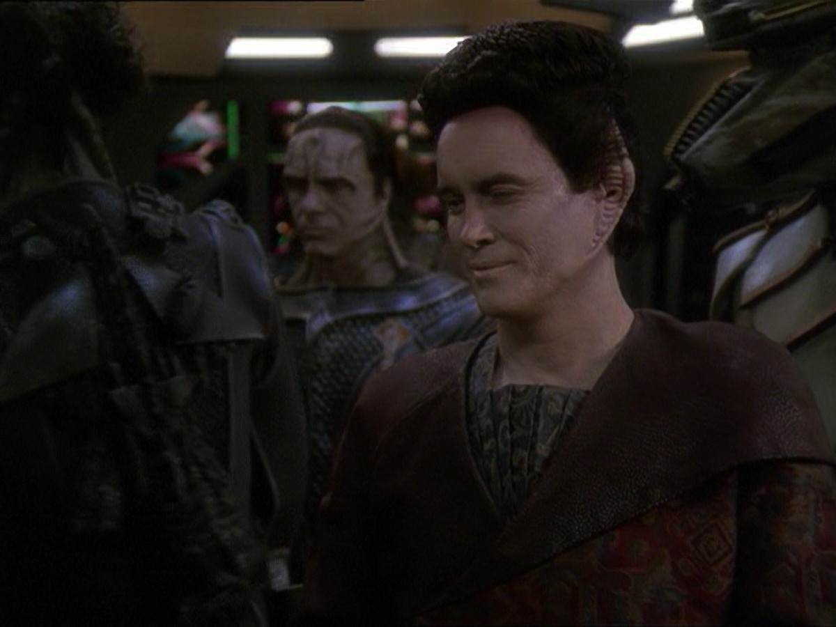 extant_StarTrek_DS9_7x19-StrangeBedfellows_0090.jpg