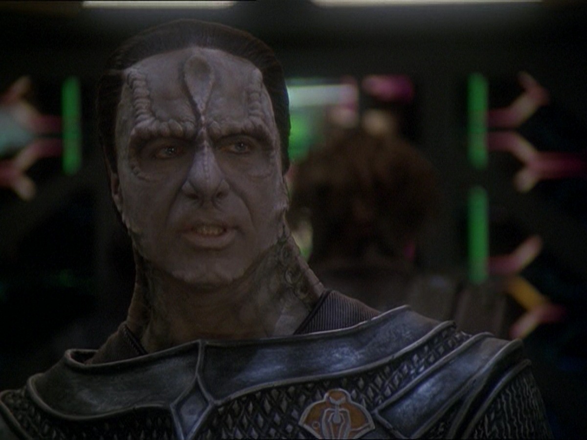 extant_StarTrek_DS9_7x19-StrangeBedfellows_0115.jpg