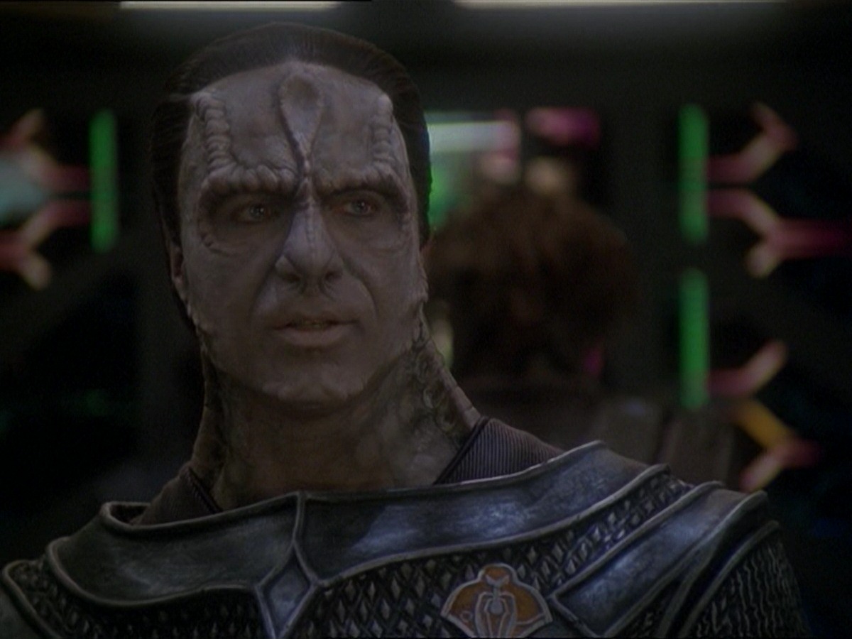 extant_StarTrek_DS9_7x19-StrangeBedfellows_0116.jpg