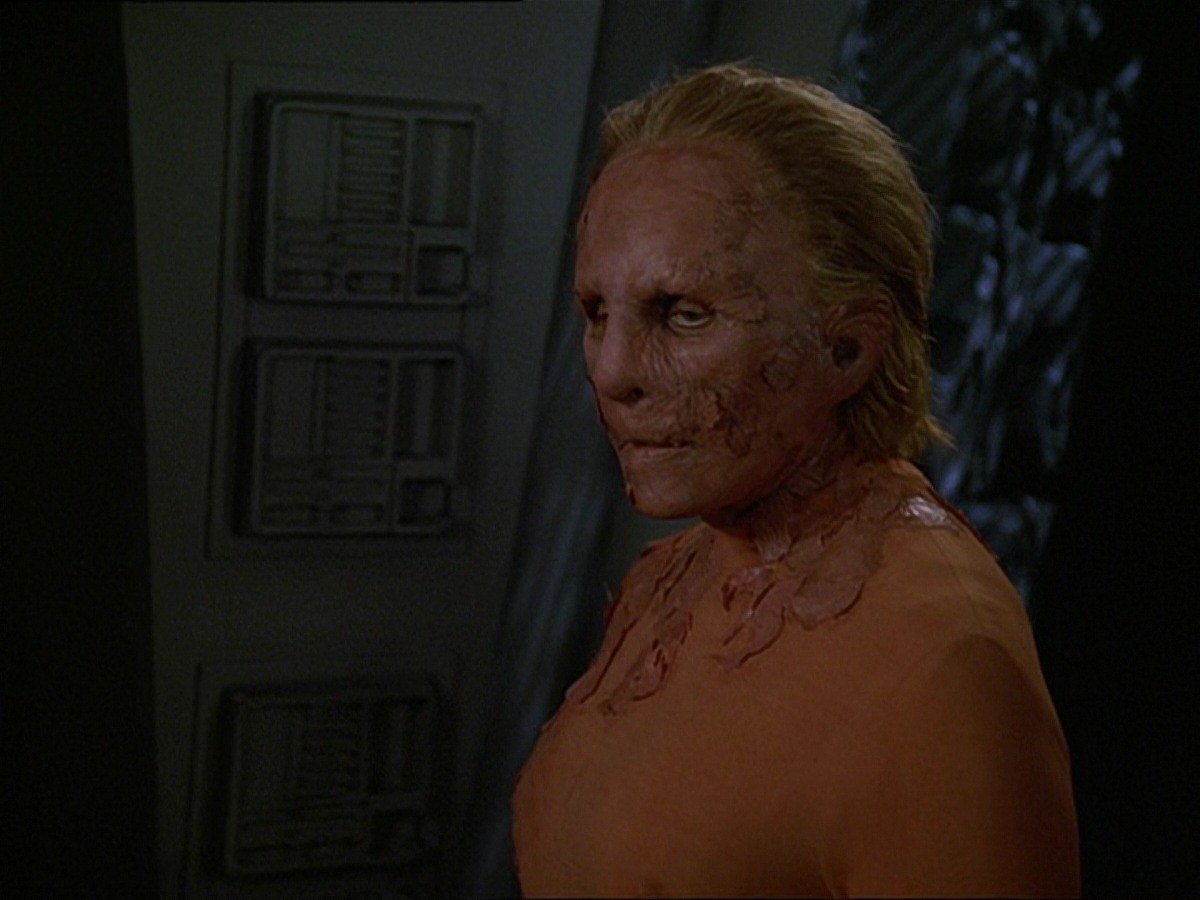 extant_StarTrek_DS9_7x19-StrangeBedfellows_0145.jpg