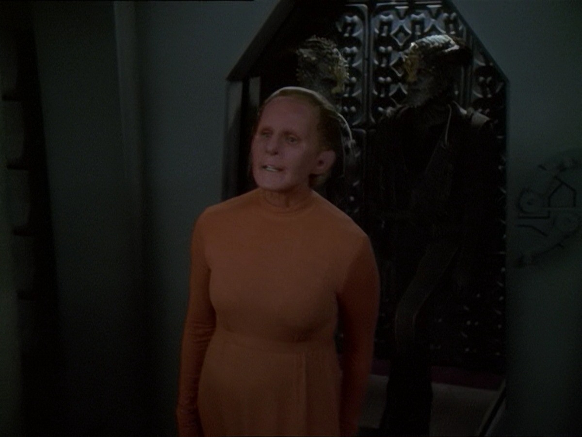 extant_StarTrek_DS9_7x19-StrangeBedfellows_0162.jpg