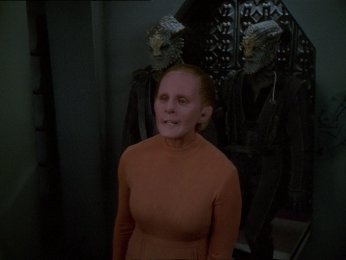 extant_StarTrek_DS9_7x19-StrangeBedfellows_0163.jpg